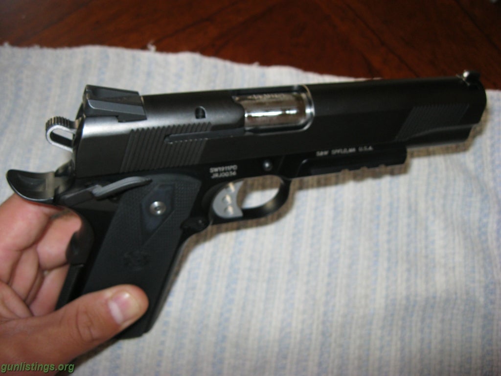 Pistols Smith & Wesson 1911 PD