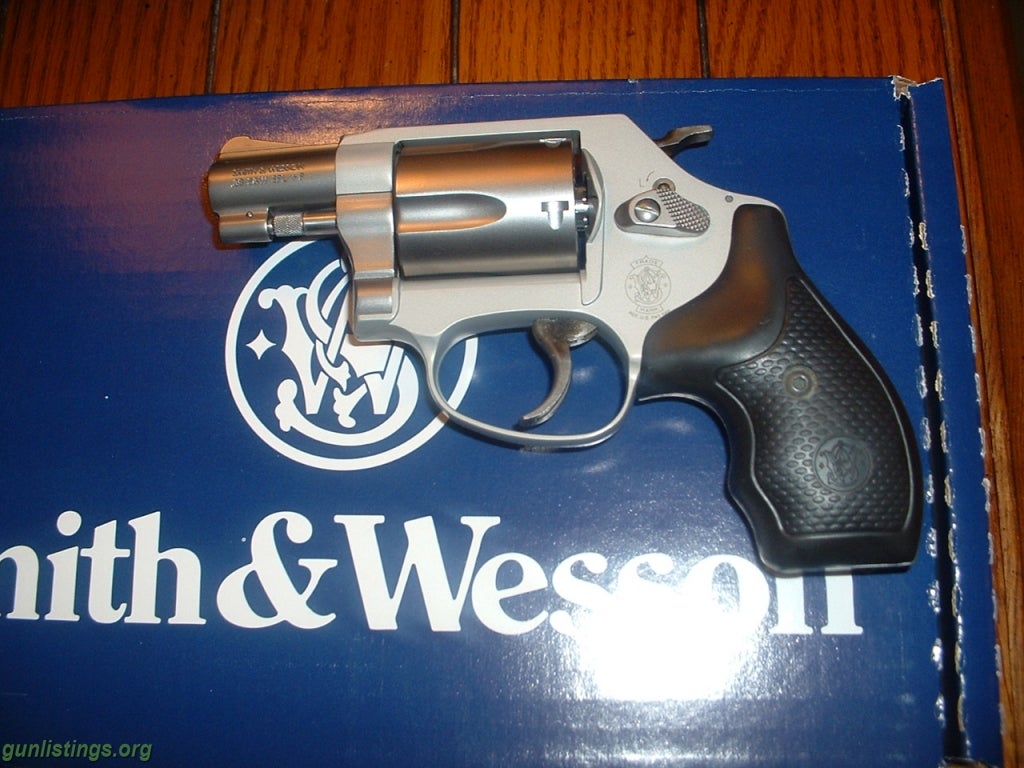 Pistols SMITH & WESSON 637-2