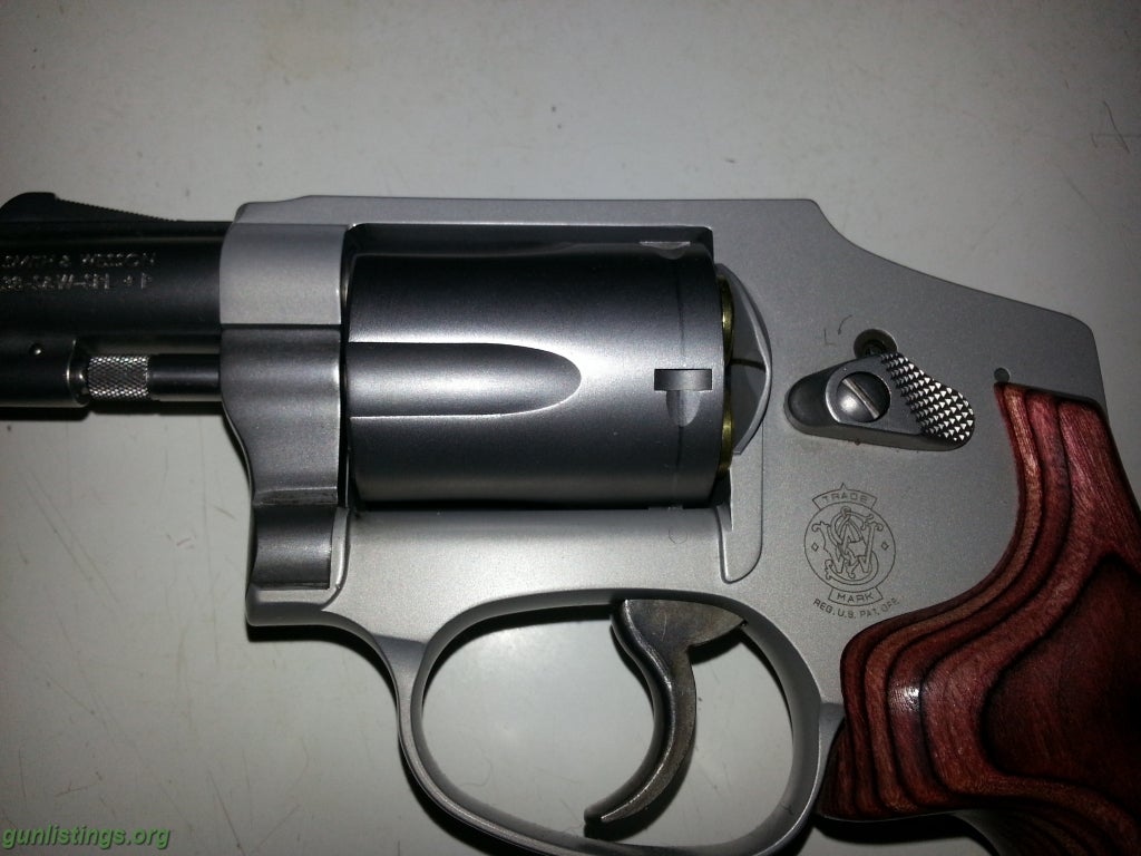 Pistols Smith & Wesson 642 Airweight Revolver