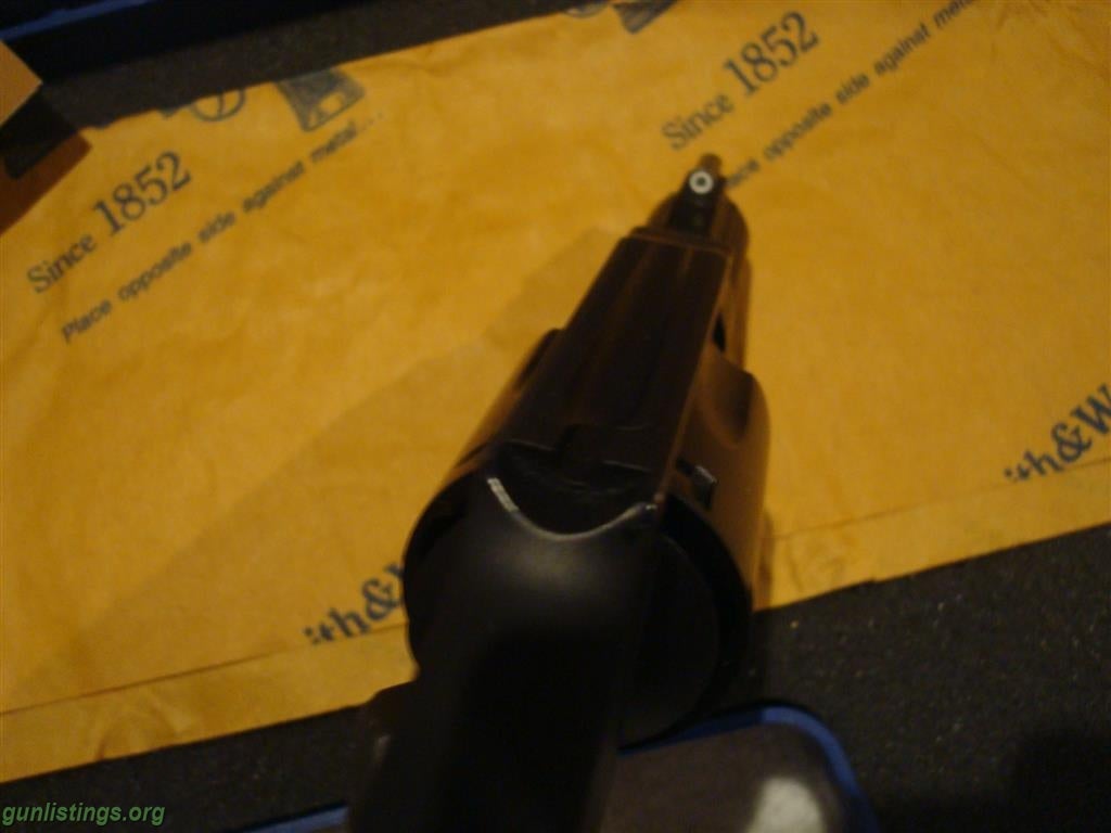 Pistols Smith And Wesson M&P340 W/ Night Sight, Small Scandium