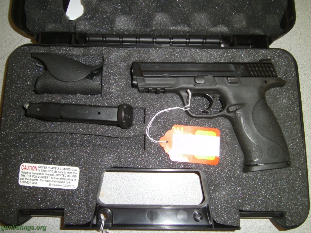 Pistols S&W M&P 9mm Fullsize, 2 Mags, Case