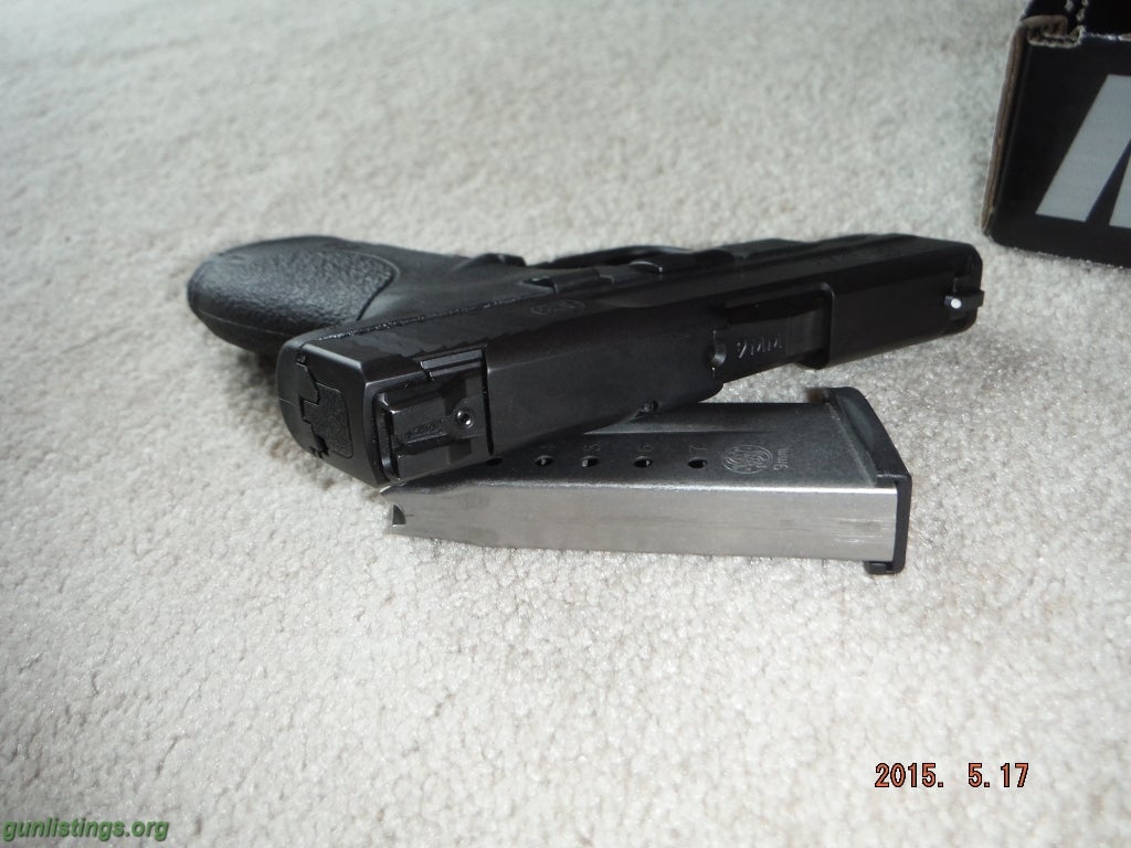 Pistols S&W M&P Shield 9mm Luger