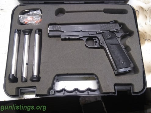 Pistols 1911 45 ACP With Mags And Ammo