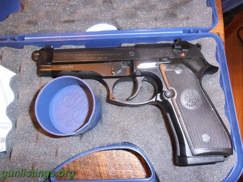 Pistols Beretta 92FS Made In Italy.