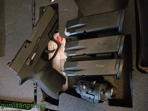 Pistols Compact 40 Cal Sig Sauer Handgun