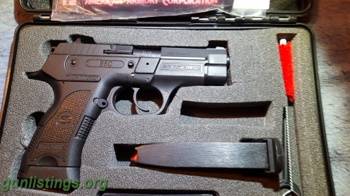 Pistols SAR B6C