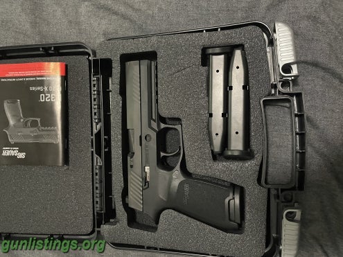 Pistols Sig Full Size 320 9mm. Nitron Black, Night Sites, 3 Mag