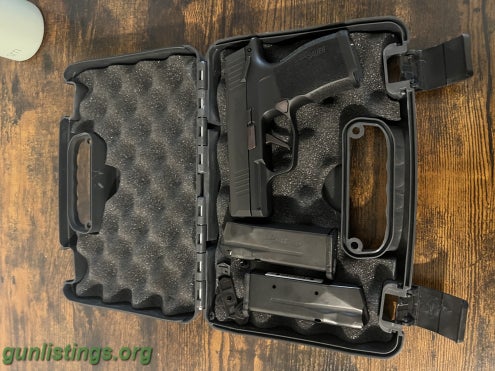 Pistols SIG P365x With IWB Holster