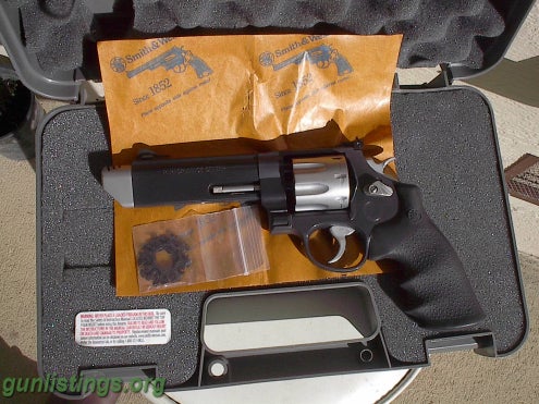 Pistols S&W 627 V-Comp