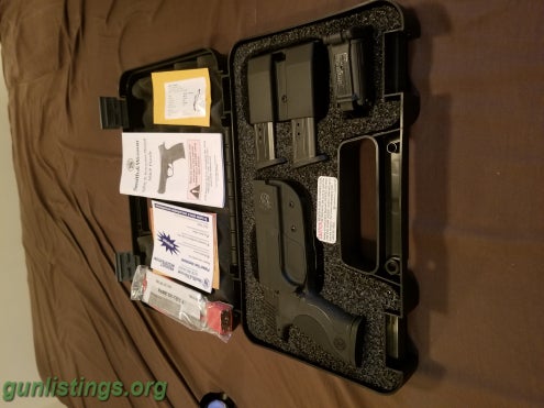 Pistols S&W MP 9mm. 4.25. Lots Of Extras