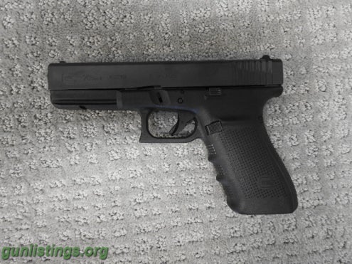 Pistols Glock Model 20  10mm.