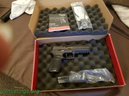 Pistols Sig P 320 In 40 Cal Unfired And Excellent Condition