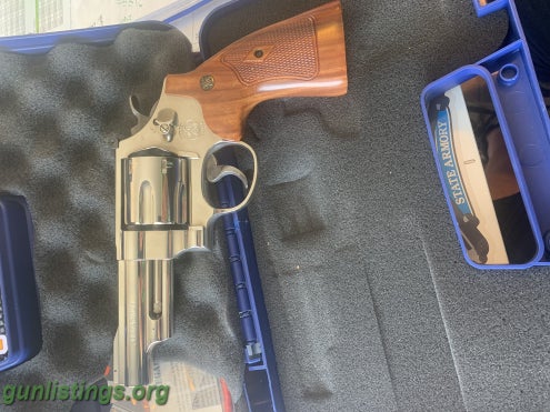 Pistols Smith And Wesson 41 Mag