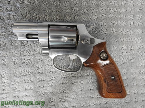 Pistols Taurus 38 5 Shot. Stainless