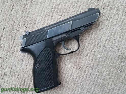 Pistols Walther P5