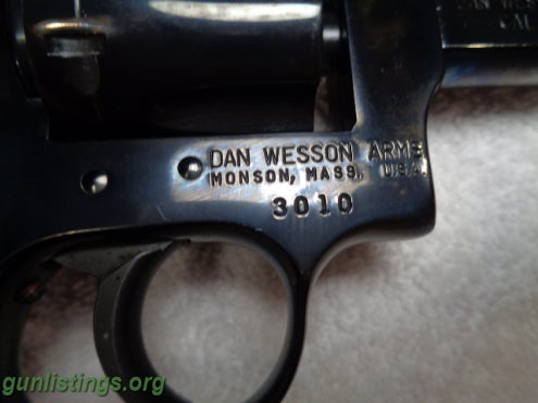 Pistols Dan Wesson 22