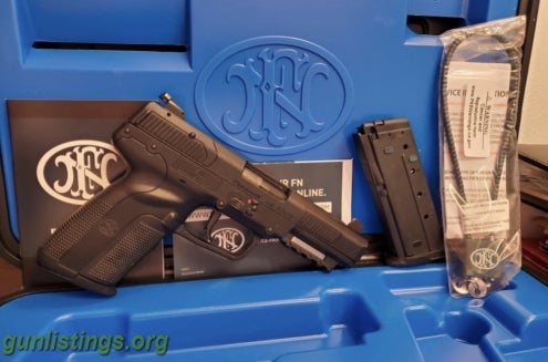 Pistols NEW FNH FIVE SEVEN BLACK CAL. 5.7 X 28MM WITH RAIL ADJ