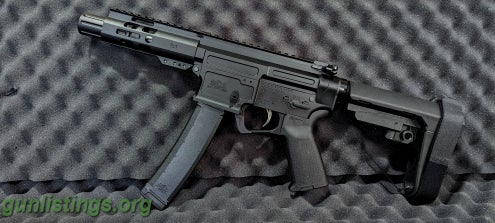 Pistols SIG MPX, CZ SCORPION, AR-V