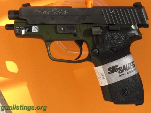 Pistols SIG SAUER M11-A1 (P228) 9mm Black/Army Green, SRT, NiB