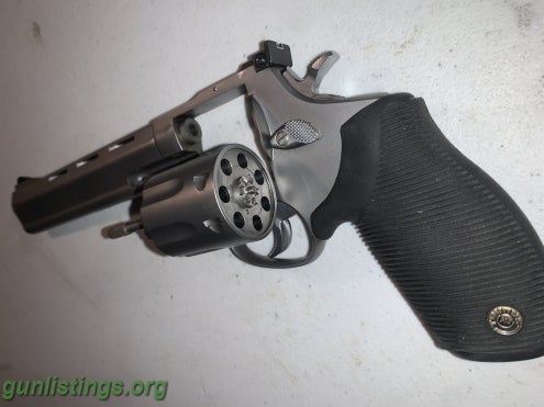 Pistols Taurus Tracker 17 HMR  Stainless 6.50 In.