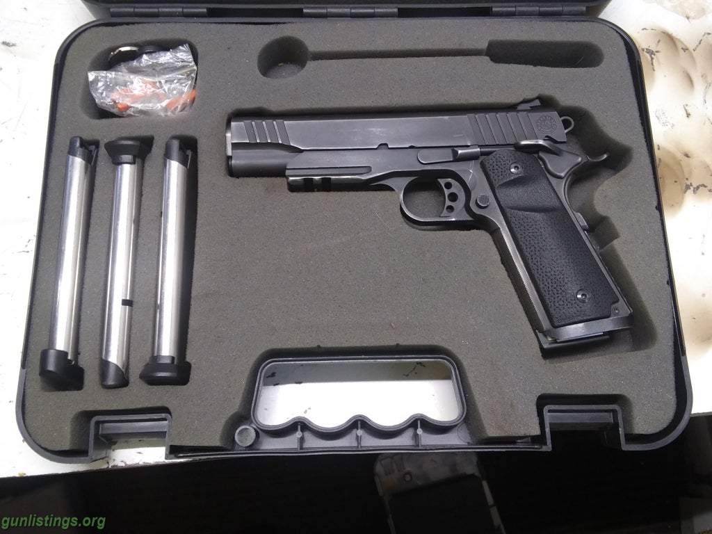 Pistols 1911 45 ACP With Mags And Ammo