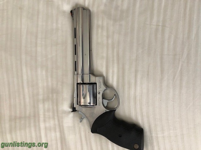 Pistols 44 Magnum Taurus