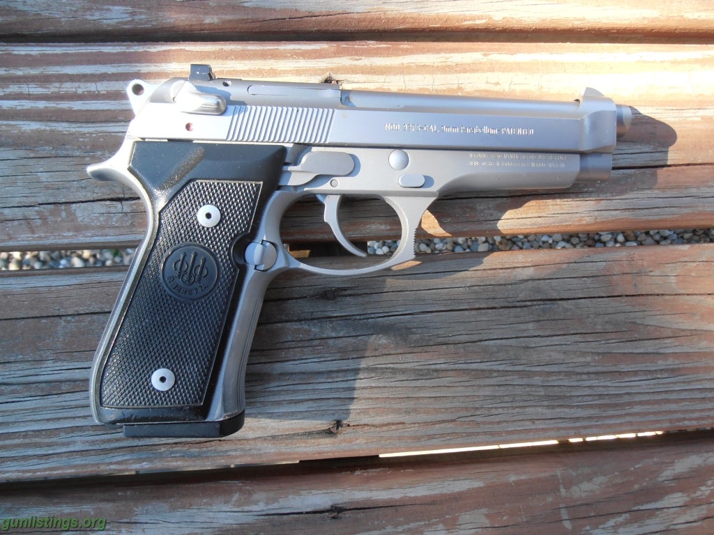 Pistols Beretta 92FS Stainless
