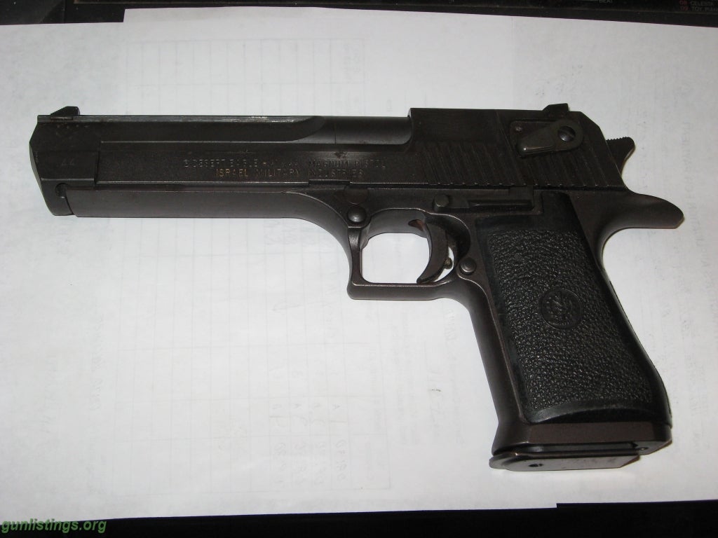 who makes desert eagle pistols