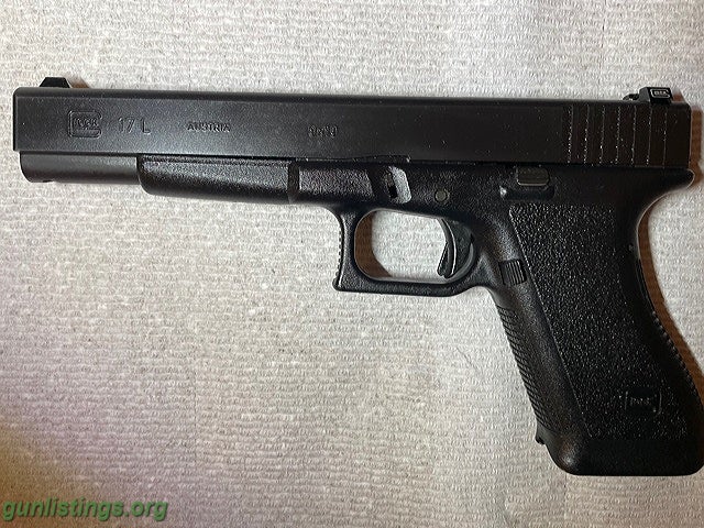 Pistols Glock 17L
