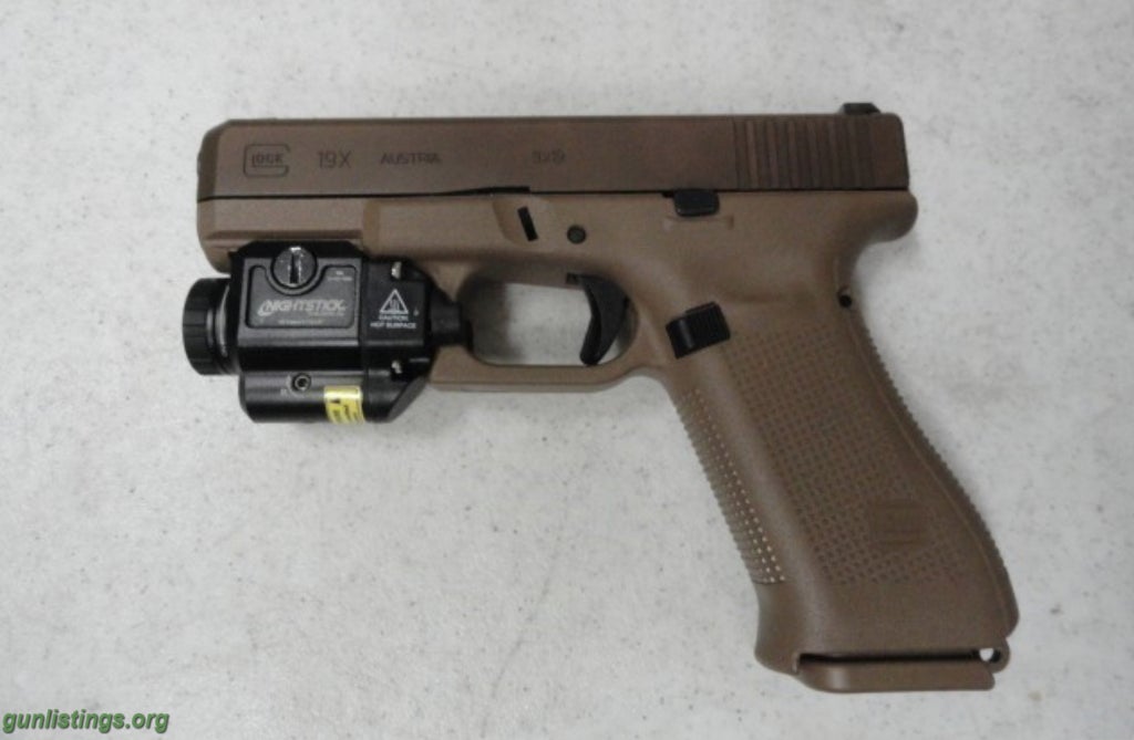 Pistols Glock 19X 19 X 9MM With Nightstick Light Laser