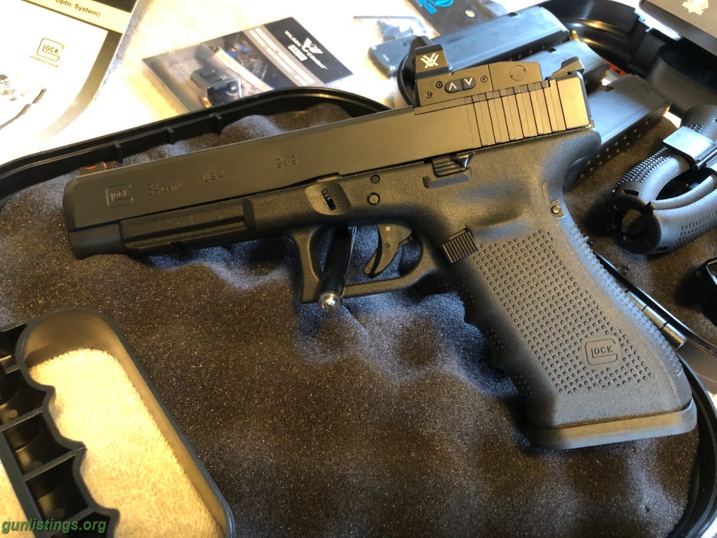 Pistols Glock 34 With Red Dot