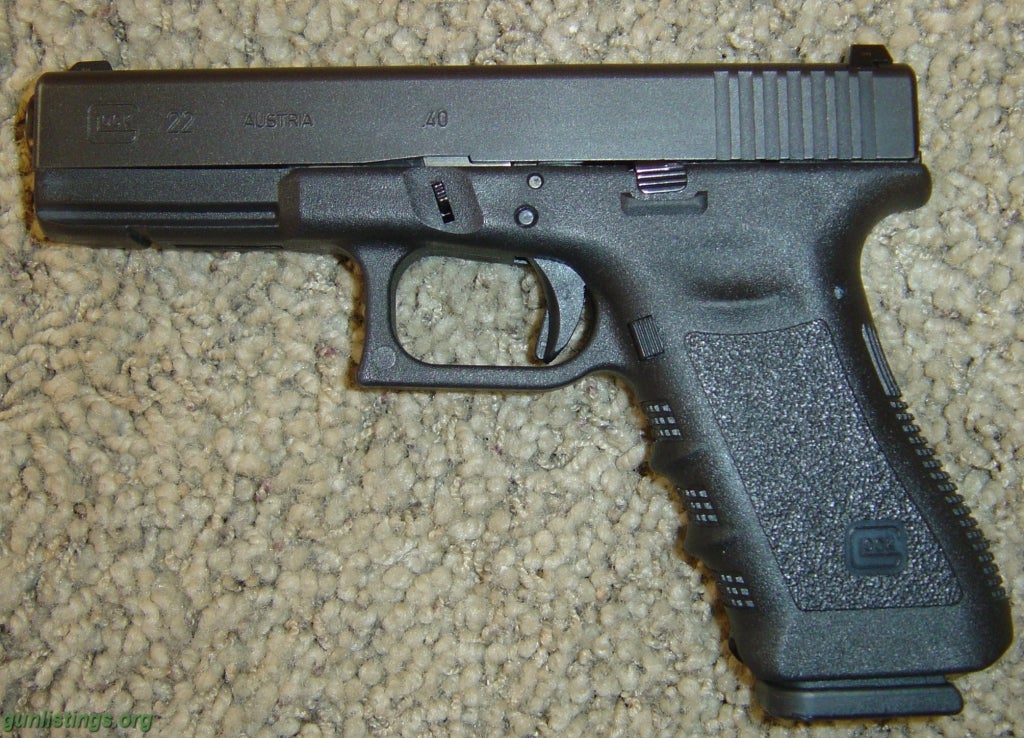 Gunlistings.org - Pistols Glock 22 Generation 3 With Factory Night Sights