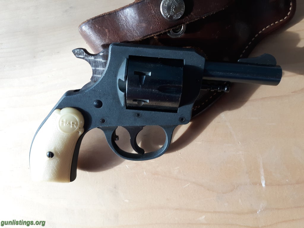 Pistols H And R 622 Revolver