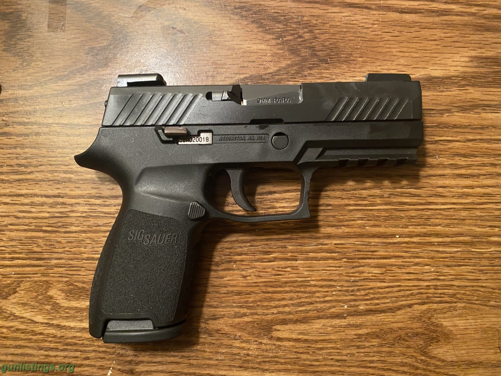 Pistols Sig P320 Compact W/ Extras