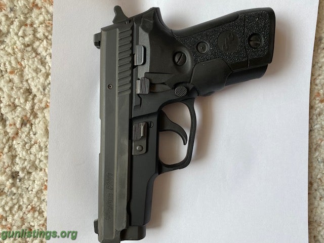 Pistols Sig Sauer P229 .40 W Laser