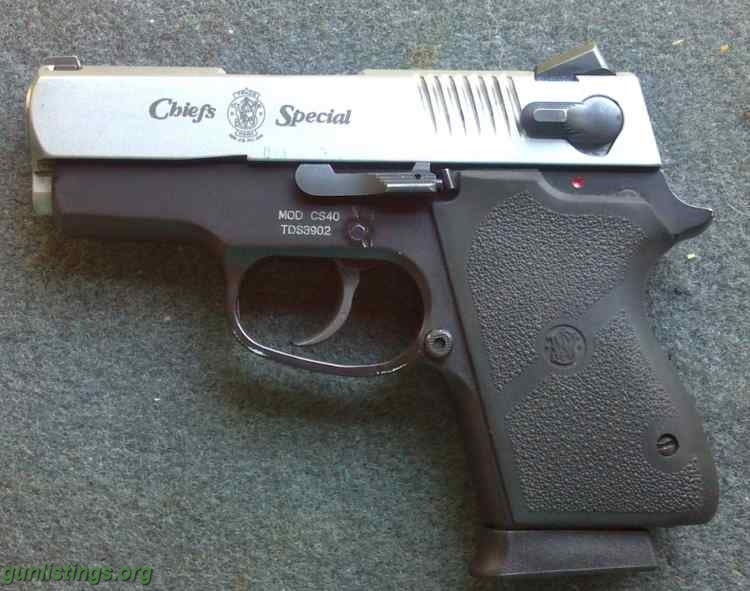 Pistols Smith & Wesson CS40 Pistol