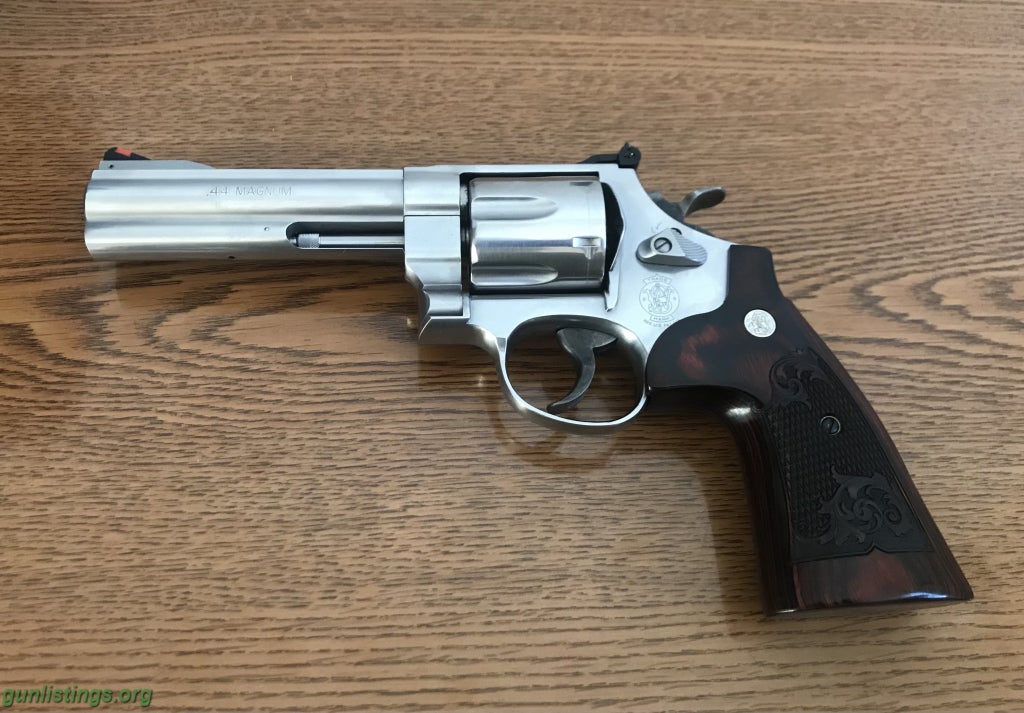 Pistols Smith & Wesson Model 629-6 .44 Magnum Revolver