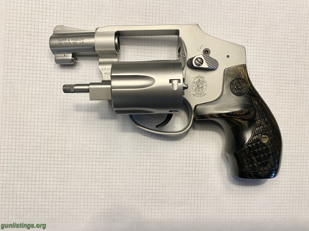 Pistols Smith & Wesson Model 642/ With Extras