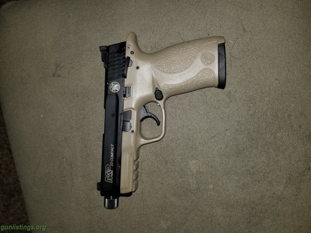 Pistols Smith And Wesson MP22 Compact