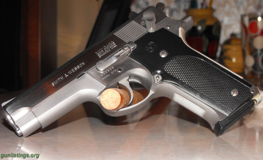 gunlistings-pistols-s-w-659