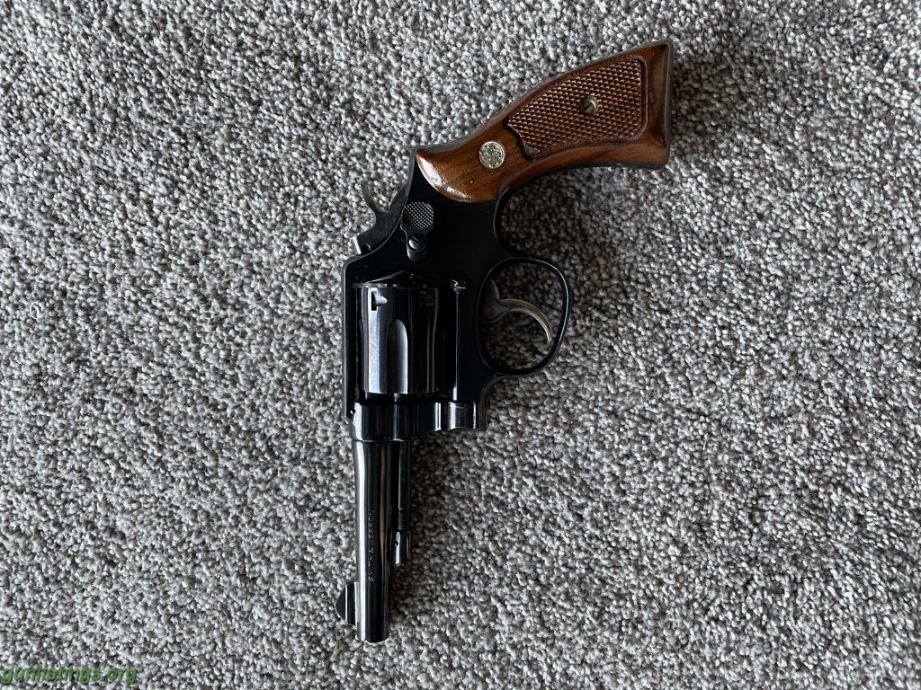 Pistols S&W Model 10