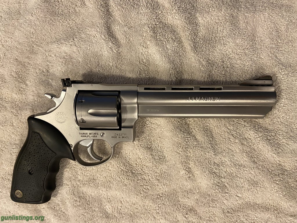 Pistols Taurus .44 Magnum Revolver