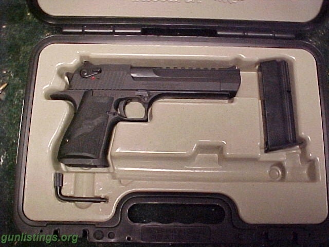 dual wielding iwi desert eagle mark xix pistols