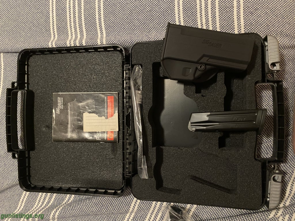 Pistols Sig P320 Compact W/ Extras