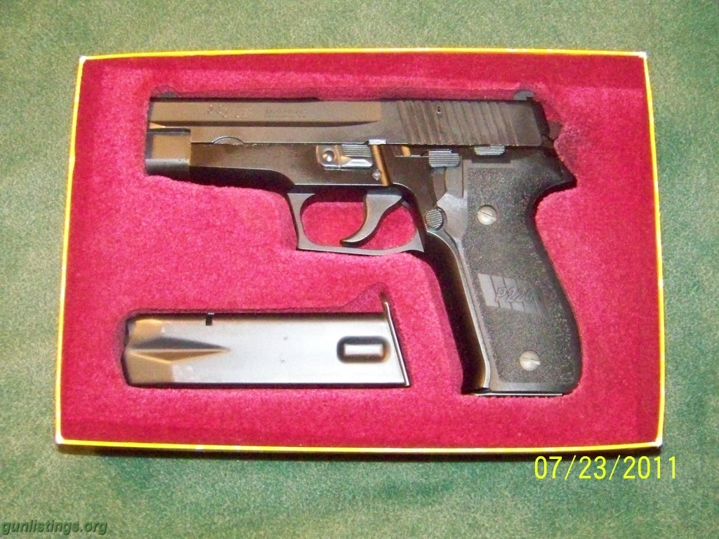 Pistols SIG SAUER P226