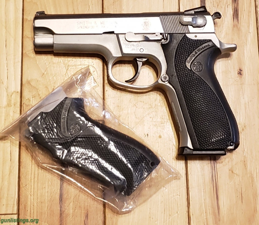 Pistols Smith And Wesson 9mm