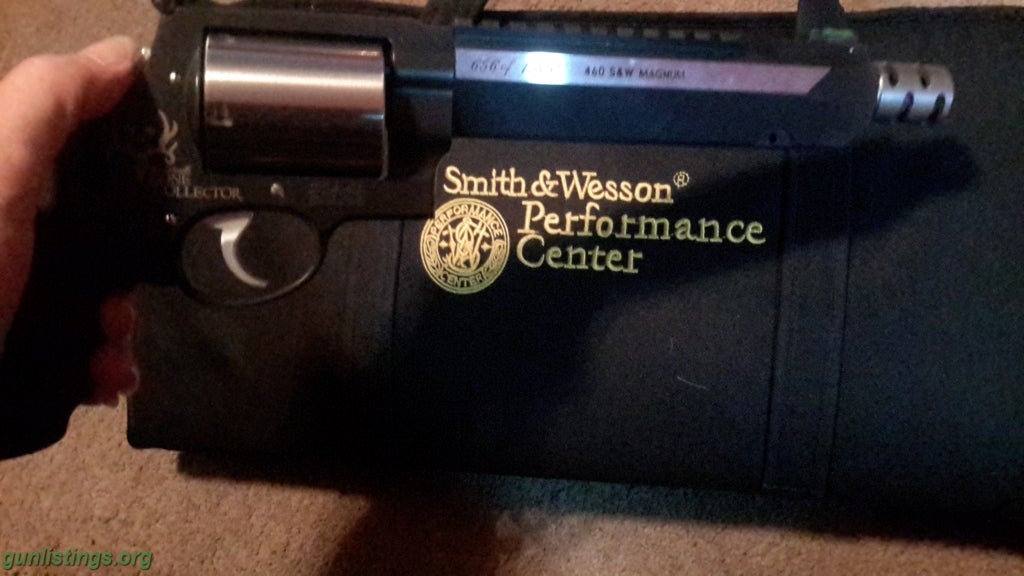 Collectibles Smith & Wesson 460 Bone Collector