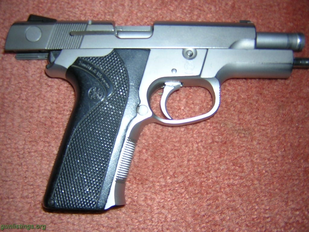 Pistols 40 Cal. Smith & Wesson
