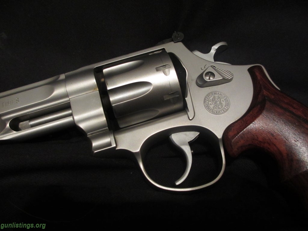 Gunlistings.org - Pistols 8-SHOT REVOLVER Smith & Wesson 357 Magnum