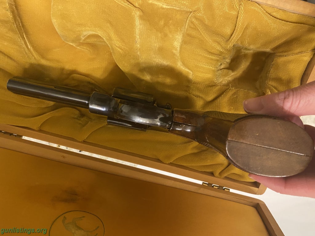 Pistols Colt  357 Python 1964